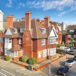 Rent 3 bedroom flat in Hove