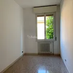 Rent 7 bedroom apartment of 90 m² in Modena