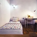 Rent a room of 100 m² in madrid