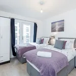 Rent 4 bedroom apartment of 69 m² in London