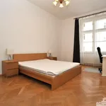 Pronajměte si 3 ložnic/e byt o rozloze 119 m² v Prague