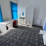 Rent 6 bedroom house in Wales