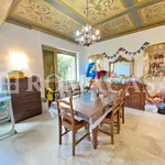 Rent 5 bedroom apartment of 300 m² in Roma