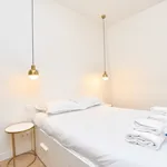 Appartement de 291 m² avec 1 chambre(s) en location à Paris