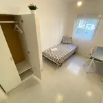 Rent 4 bedroom apartment in Valencia