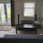 Rent 3 bedroom flat in Canterbury