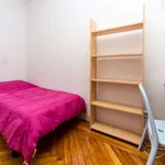 Rent a room of 150 m² in madrid