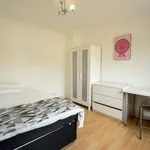 Rent 5 bedroom flat in West Midlands