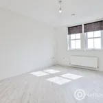 Rent 2 bedroom flat in Aberdeen