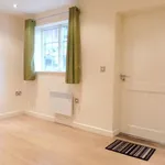 Rent 3 bedroom house in East Staffordshire