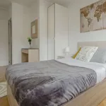 Rent a room of 180 m² in madrid