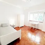 Rent 3 bedroom apartment in Lisbon