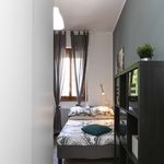 Rent a room of 103 m² in Milan