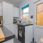 Rent 3 bedroom flat in West Midlands