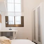 Rent 6 bedroom apartment in Barcelona