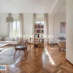 Rent 6 bedroom apartment of 364 m² in Milan