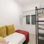 Rent 3 bedroom apartment of 67 m² in barcelona