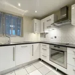 Rent 3 bedroom flat in Brighton