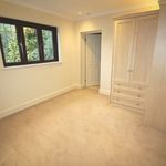 Rent 3 bedroom house in Elmbridge