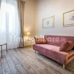 Rent 1 bedroom apartment of 65 m² in Florence