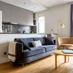 Rent 2 bedroom apartment of 55 m² in paris