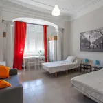 Rent 5 bedroom apartment in Valencia