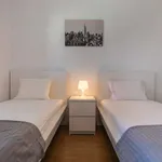 Rent 2 bedroom apartment of 95 m² in lisbon