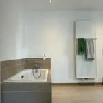 Maison de 192 m² avec 3 chambre(s) en location à Bruges