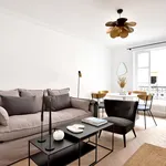 Appartement de 366 m² avec 1 chambre(s) en location à Paris