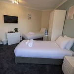 Irvine Riverside Guesthouse - Triple Room (Has a Place)