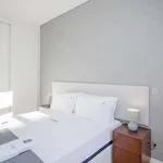 Rent 1 bedroom apartment of 52 m² in porto