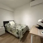 Rent a room of 75 m² in seville