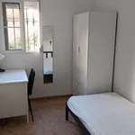 Rent a room of 80 m² in valencia