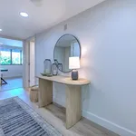 Rent 2 bedroom apartment of 148 m² in Sarasota