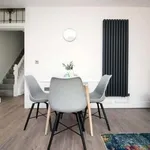 Rent 3 bedroom apartment in Wales