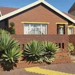 Rent 3 bedroom house of 55 m² in Soweto