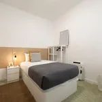 Rent 4 bedroom apartment in Barcelona