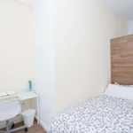 Rent a room of 140 m² in madrid