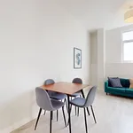 Rent 2 bedroom apartment in Leeds