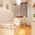 Rent 1 bedroom apartment of 55 m² in madrid