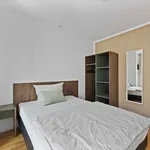 Rent a room of 145 m² in berlin