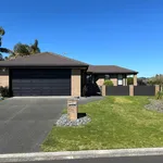 Rent 3 bedroom house in Papamoa Beach