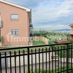 Rent 5 bedroom house of 200 m² in Fara in Sabina