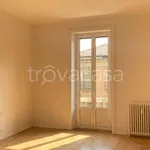 Rent 5 bedroom apartment of 210 m² in Milano