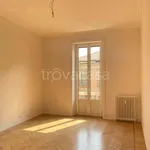 Rent 5 bedroom apartment of 210 m² in Milano