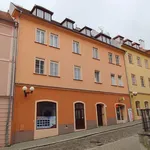 Pronajměte si 2 ložnic/e byt o rozloze 58 m² v Cheb