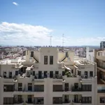 Rent a room of 142 m² in valencia