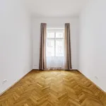 Pronajměte si 4 ložnic/e byt o rozloze 97 m² v Prague