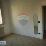 Affitto 3 camera appartamento di 85 m² in Bologna