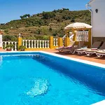 FANTÁSTICA VILLA EN NERJA